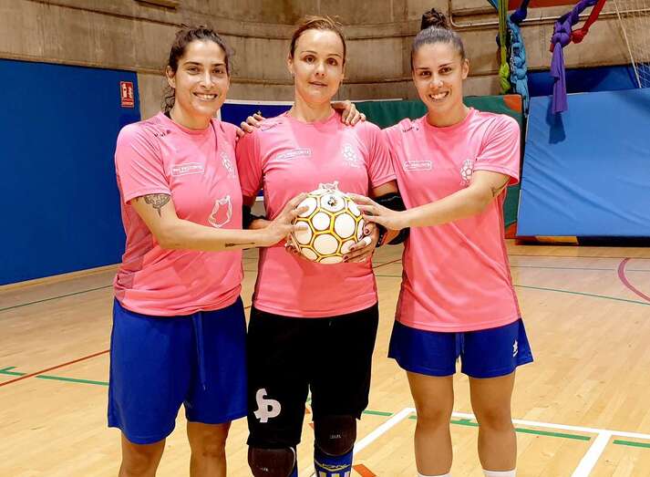 Las capitanas del primer equipo/TA.